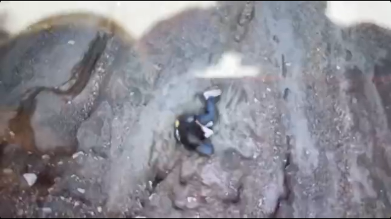 Drone flagra brasileira que caiu em trilha na Indonésia 