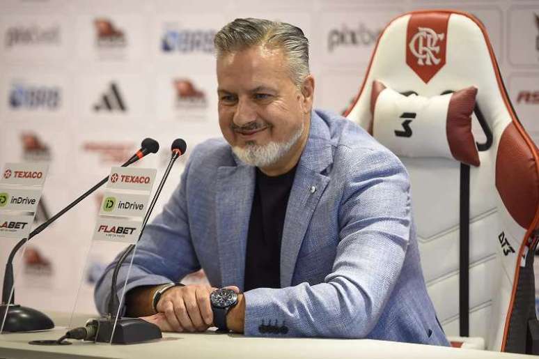 José Boto durante coletiva de imprensa no Ninho do Urubu (Foto: Marcelo Cortes/CRF)