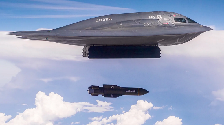 Apenas o B-2 Spirit dos EUA est&aacute; configurado e programado para lan&ccedil;ar a bomba