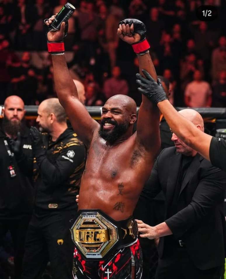 Jon Jones se aposenta do UFC.