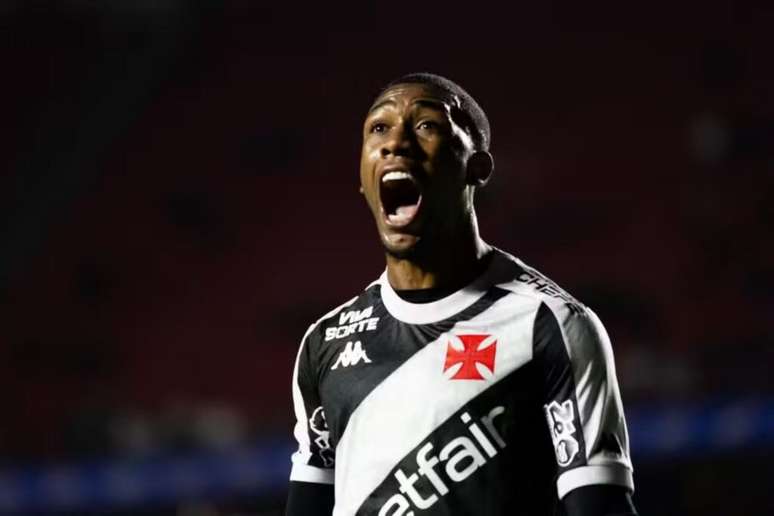 Rayan, atacante do Vasco