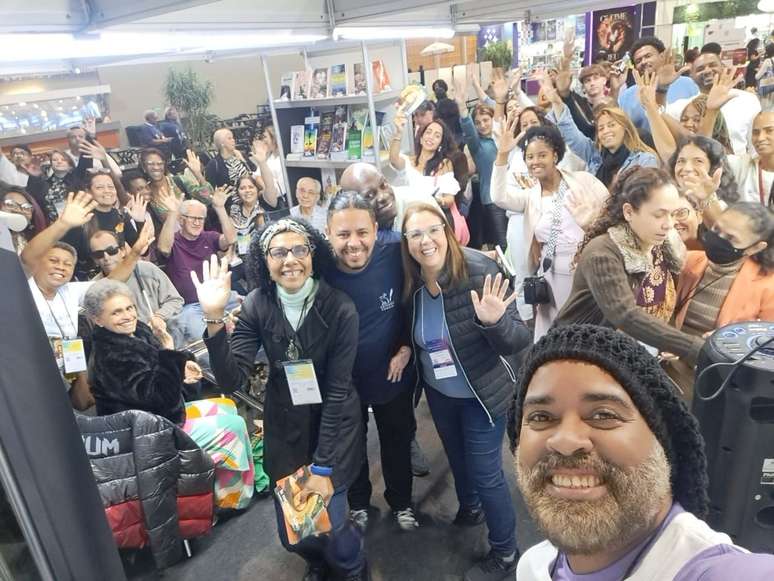 Bruno Black, Consuelo, autoras e autores das favelas da Rocinha, Fumacê e outras comunidades na Bienal do Livro.