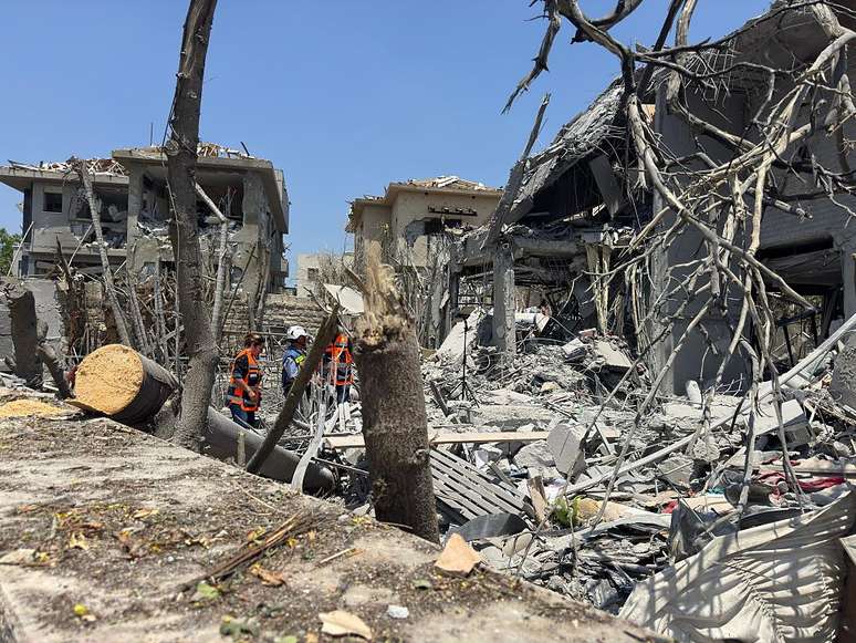 Região de Ness Ziona, em Israel, foi atingida por mísseis iranianos