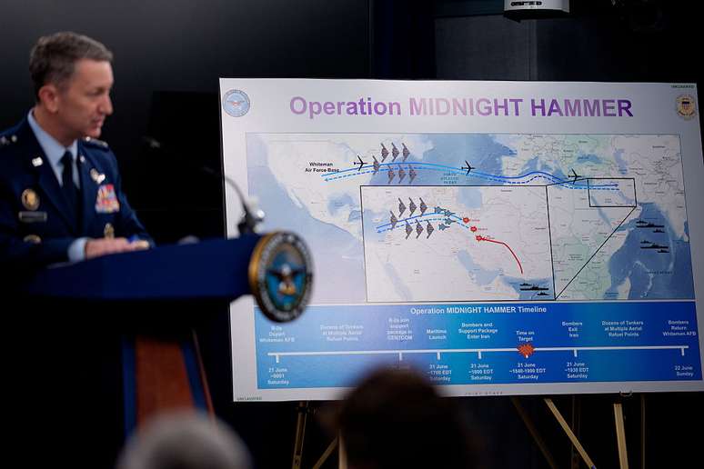General Dan Caine explica a operação dos Estados Unidos contra o Irã