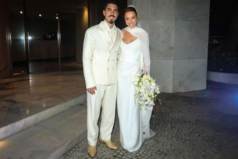 Os noivos Giovanna Lancelotti e Gabriel David
