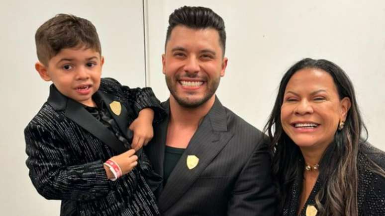 Murilo Huff e Dona Ruth com Leo