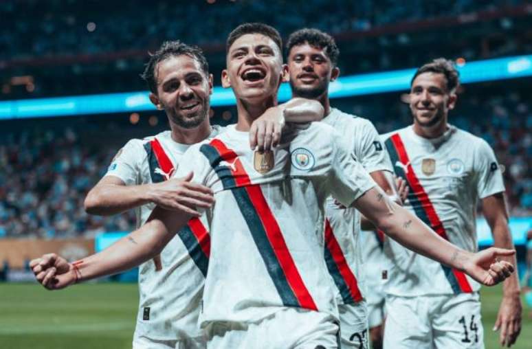 Gündogan marcou dois gols na vitória do Manchester City sobre o Al Ain –