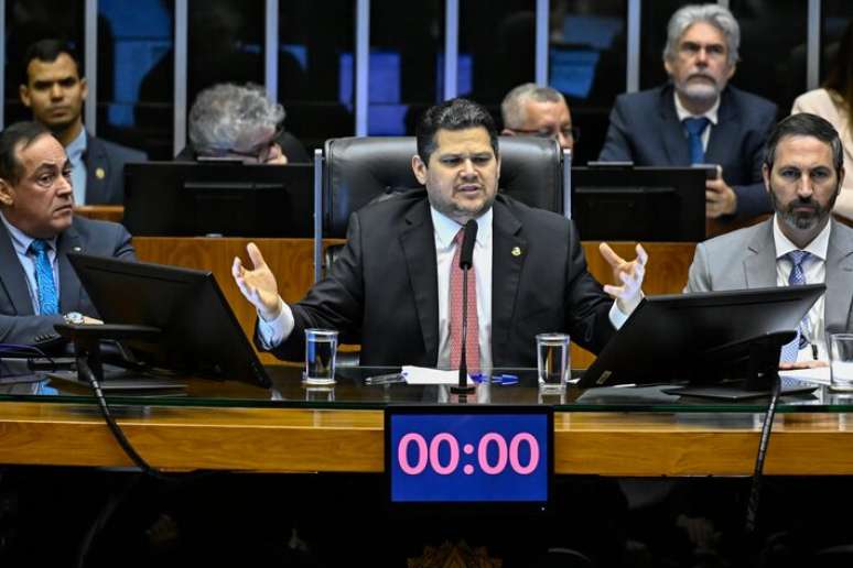 Davi Alcolumbre pautou para esta semana a votação do aumento do número de deputados federais