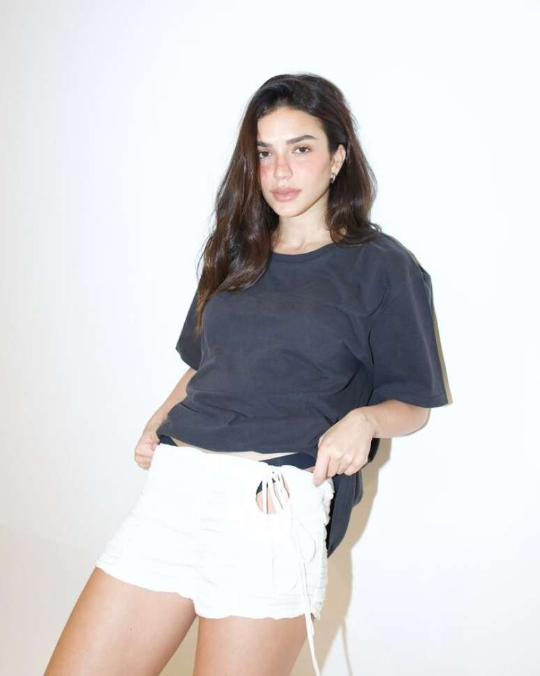 Isabella Kherlakian &eacute; influenciadora digital e empres&aacute;ria no ramo da moda