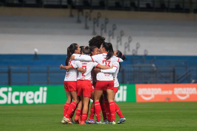Jogadoras das Bragantinas. 