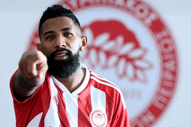Rodinei, lateral do Olympiacos