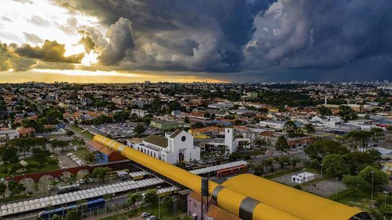 Moradores costumam dizer que “o Boqueirão é o meu país”. Bairro é um dos maiores de Curitiba, com cerca de 80 mil habitantes.