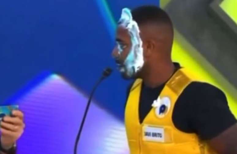 Qual é o plural de limão? Davi Britto erra e vira meme; veja vídeo do momento