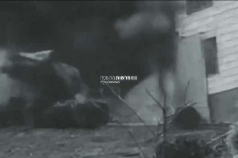 Explosão após ataque israelense em porta de prisão iraniana