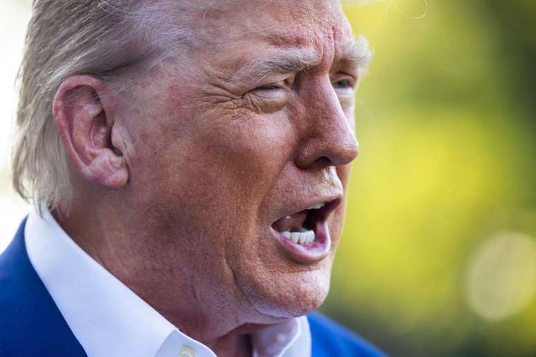 Trump acusou Israel e Ir&atilde; de violarem cessar-fogo pouco antes de embarcar para c&uacute;pula da Otan