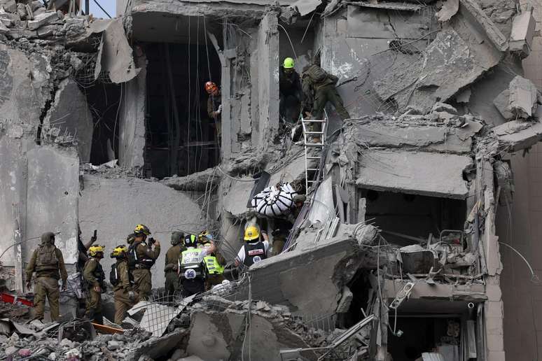 Israel afirma que o Irã continuou disparando mísseis na madrugada desta terça (24/6)