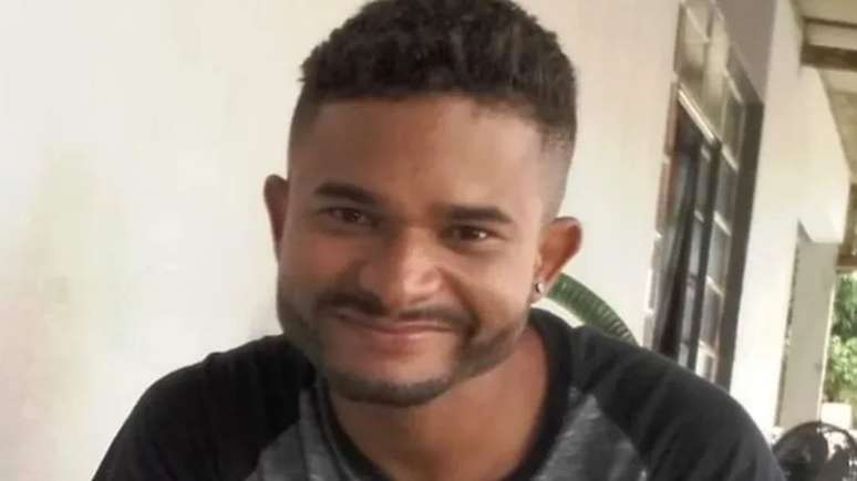 లూమార్ కోస్టా డా సిల్వా బాధితుడి నుండి హృదయాన్ని ఆకర్షించి కుమార్తెకు అప్పగించారు