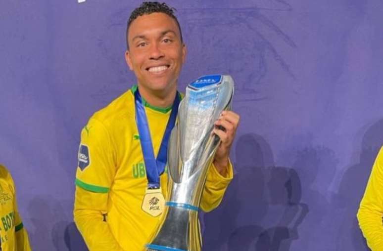 Zagueiro foi multicampeão pelo Mamelodi Sundowns –
