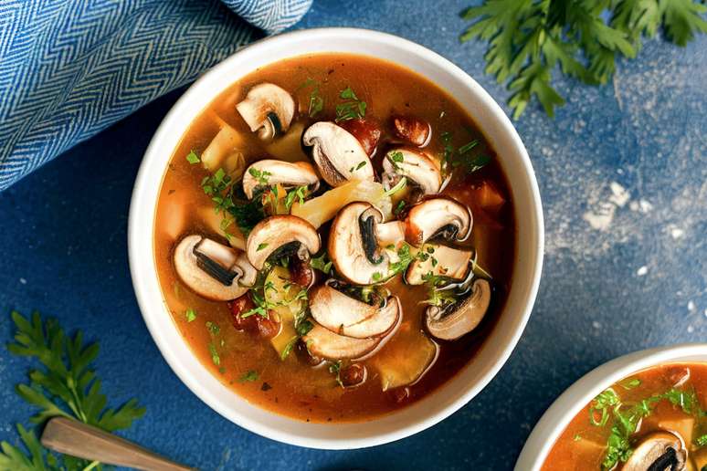 Sopa de cogumelos com legumes 