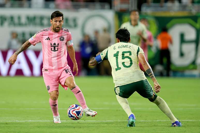 Messi em partida contra o Palmeiras