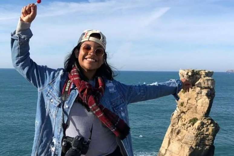 A brasileira Juliana Marins caiu no vulcão Rinjani, na Indonésia, enquanto fazia uma trilha. Equipes tentam fazer o resgate.