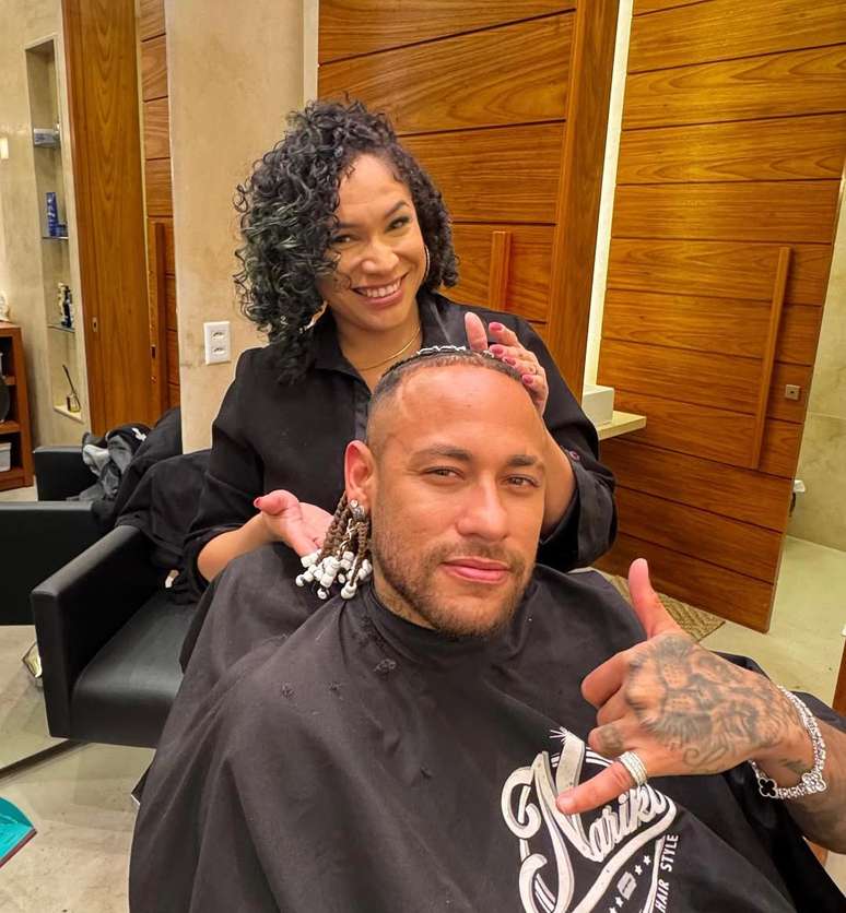 Neymar undergoes a change in appearance Neymar undergoes a change in appearance