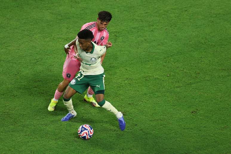 Near the farewell, Stephen admits difficulties to focus on Palmeiras