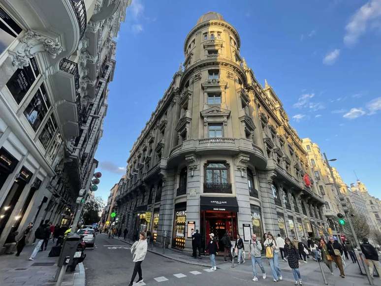 Visto de nômade digital na Espanha permite nacionalidade para brasileiros