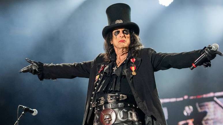 O vocalista Alice Cooper -