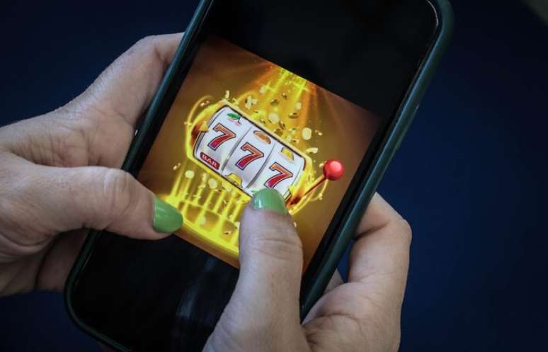 A Justi&ccedil;a ordenou que as empresas de apostas incluam, em at&eacute; 45 dias, alertas vis&iacute;veis e permanentes em suas plataformas informando que &eacute; proibido usar recursos de programas assistenciais, como Bolsa Fam&iacute;lia e LOAS, para apostar