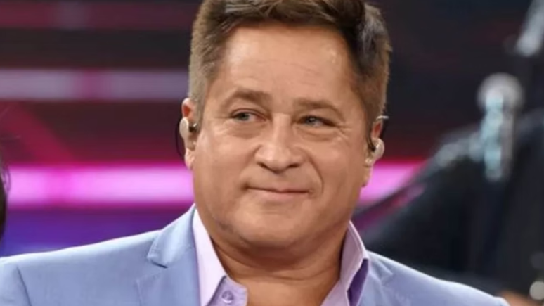 The singer Leonardo is reaching during a show and the reaction surprises the web The singer Leonardo is reaching during a show and the reaction surprises the web