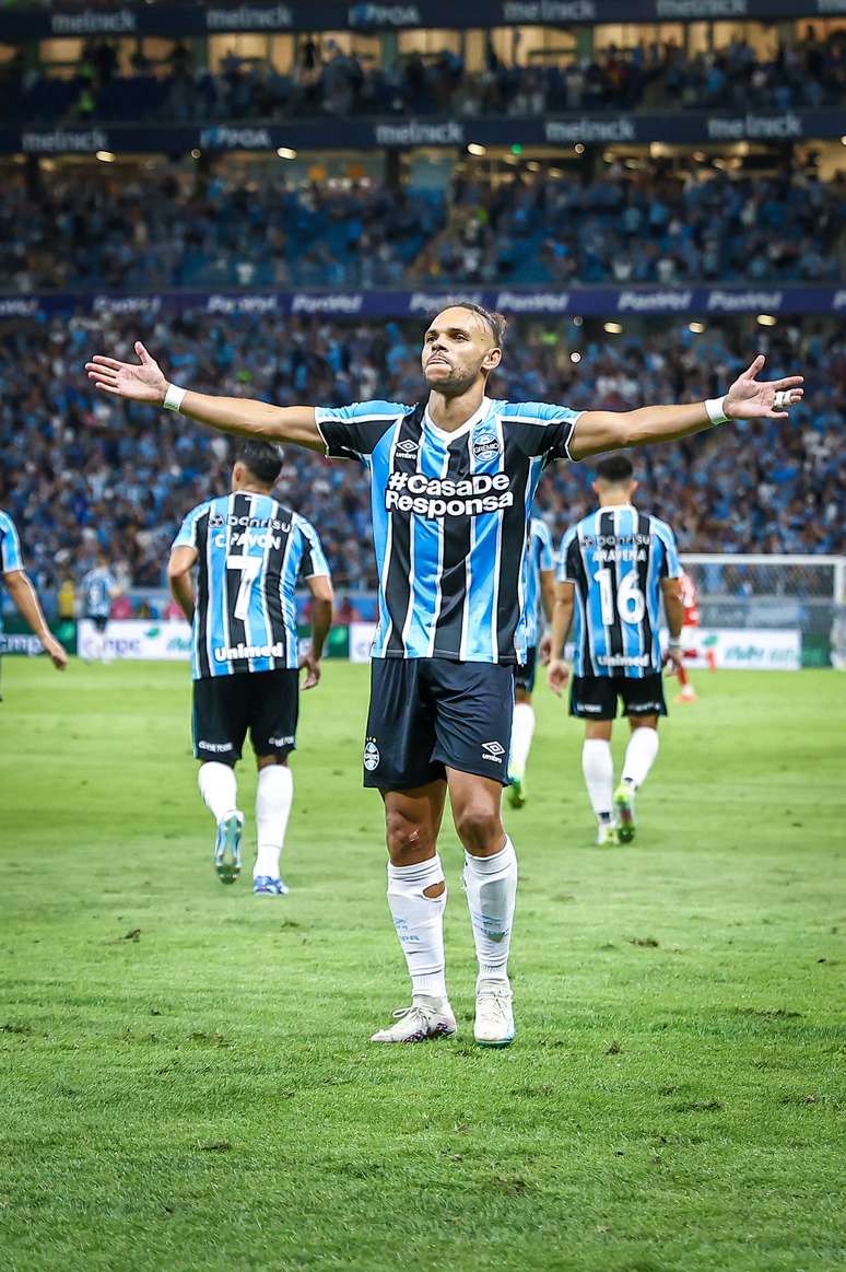 Braithwaite em atuação pelo Grêmio. 