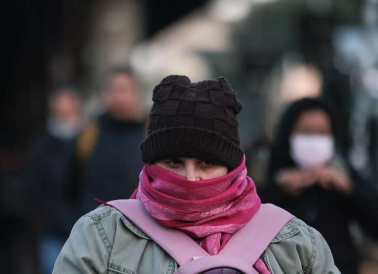 Manhã segue gelada na capital, mas máximas sobem e chegam a 24° nesta quinta.