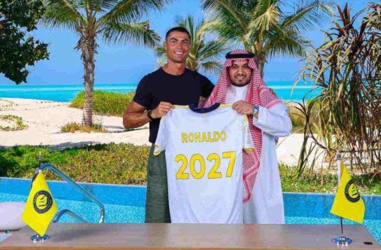 Divulgação - Legenda: Cristiano Ronaldo renovou contrato até 2027 com os sauditas do Al-Nassr