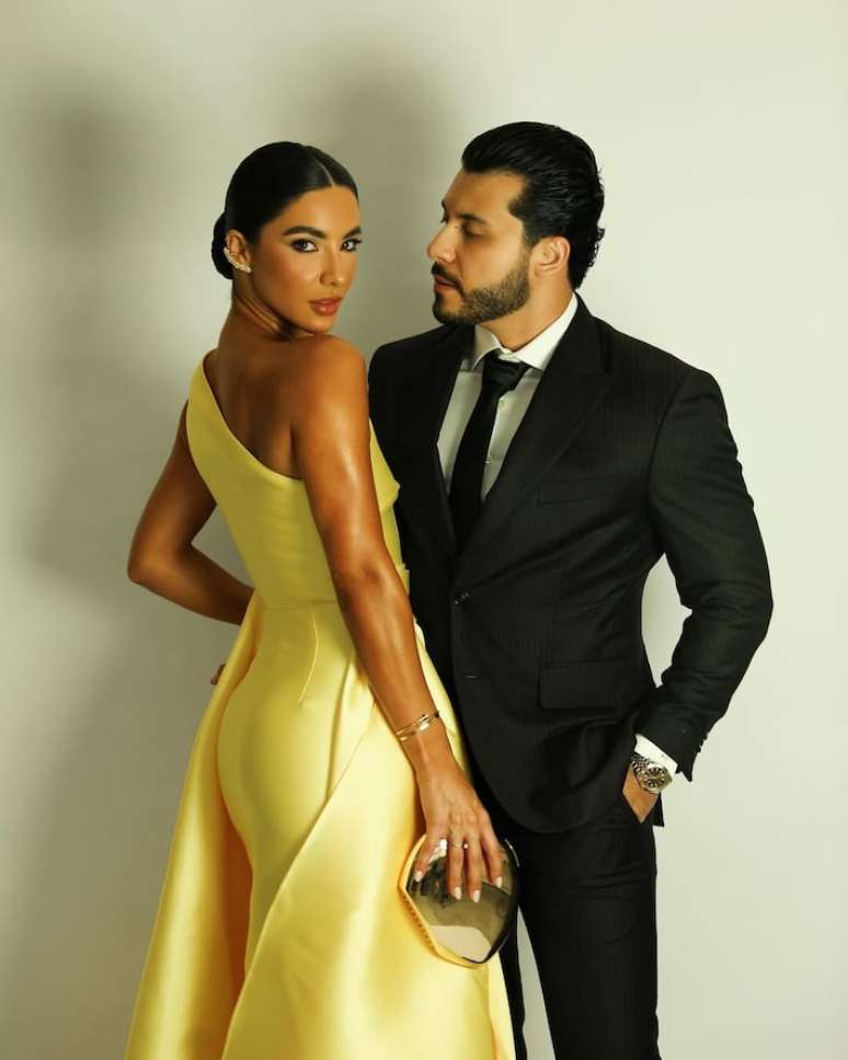 Murilo Huff e a namorada Gabriela Versiani