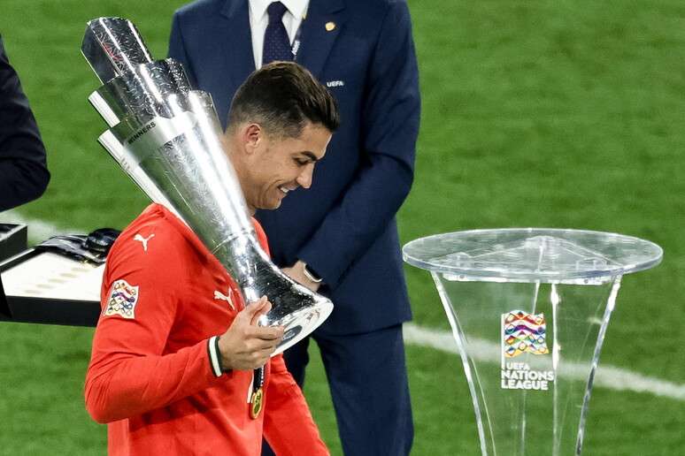 Aos 40 anos, Cristiano Ronaldo está em busca do seu milésimo gol na carreira