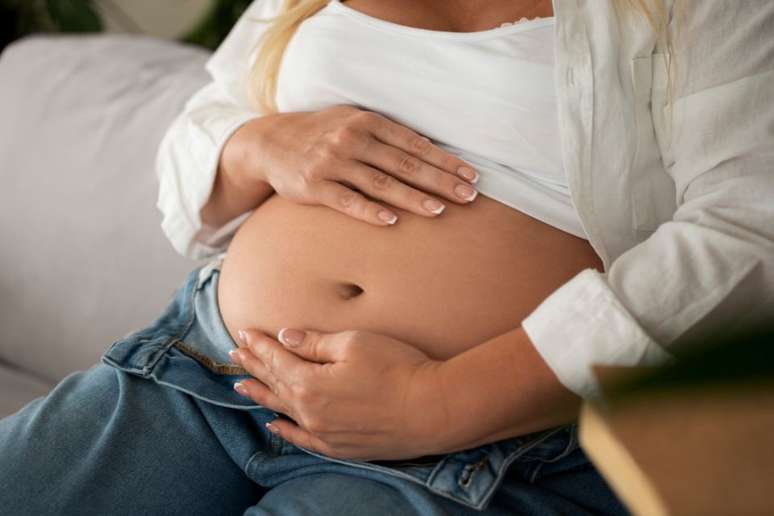 IBGE data reveal that women with less education, brown, black and evangelical have more children than white and with higher education