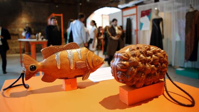 Pe&ccedil;as da exposi&ccedil;&atilde;o &lsquo;(re)weaving Amazonia&rsquo;, organizada pela Brazil Creating Fashion for Tomorrow, em Londres.