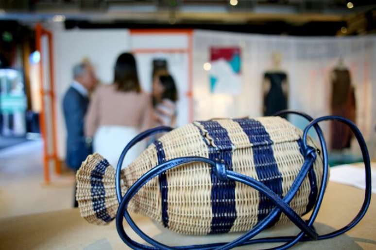 Pe&ccedil;as da exposi&ccedil;&atilde;o &lsquo;(re)weaving Amazonia&rsquo;, organizada pela Brazil Creating Fashion for Tomorrow, em Londres.