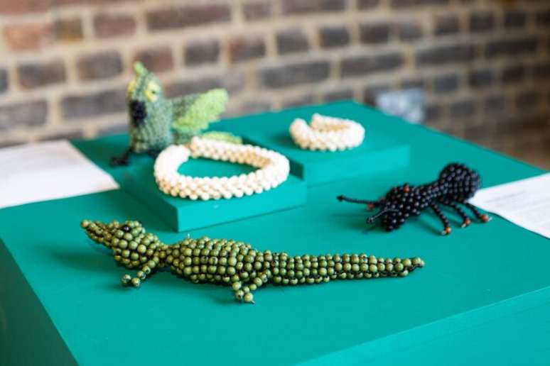 Pe&ccedil;as da exposi&ccedil;&atilde;o &lsquo;(re)weaving Amazonia&rsquo;, organizada pela Brazil Creating Fashion for Tomorrow, em Londres.