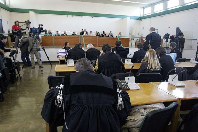 En 2005, foi realizado o julgamento em que cinco pessoas foram acusadas pelo assassinato de Calvi, mas nenhuma delas foi condenada