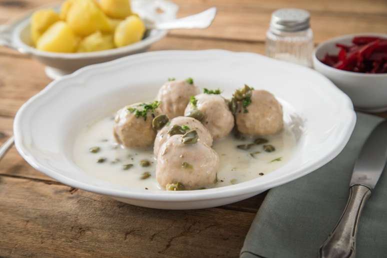 Meatballs with paper sauce Meatballs with paper sauce