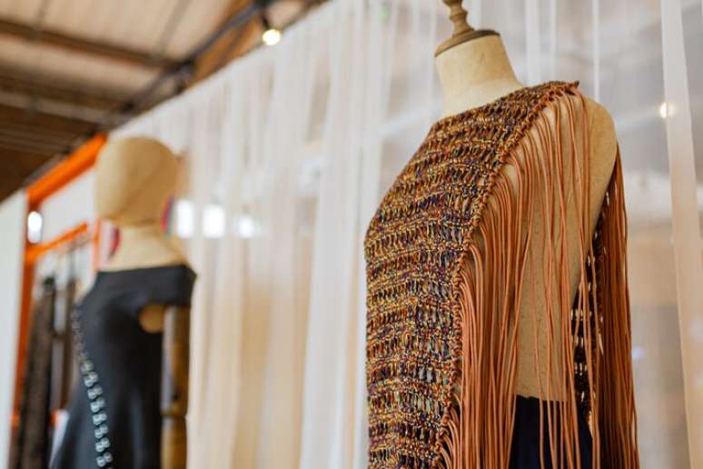 Pe&ccedil;as da exposi&ccedil;&atilde;o &lsquo;(re)weaving Amazonia&rsquo;, organizada pela Brazil Creating Fashion for Tomorrow, em Londres.