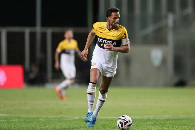 Rodrigo (Criciúma) durante jogo contra o América-MG, no dia 20.06.2025