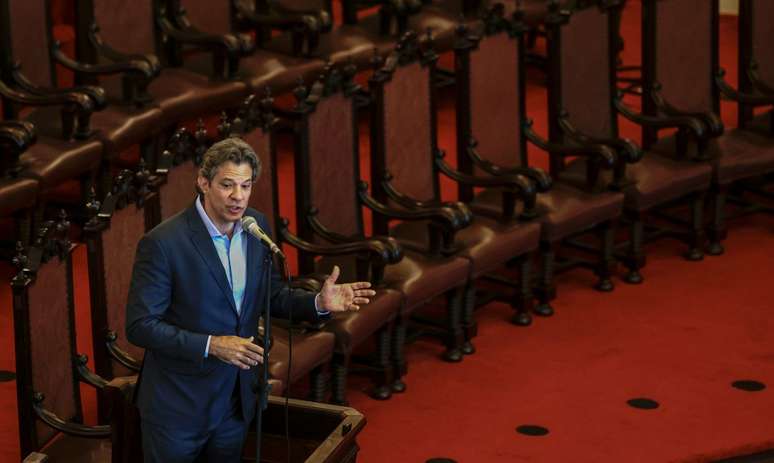 Fernando Haddad, ministro da Fazenda, defendeu que 'forças progressistas' precisam se mobilizar em busca de um novo projeto de transformação social em palestra na USP, nesta sexta