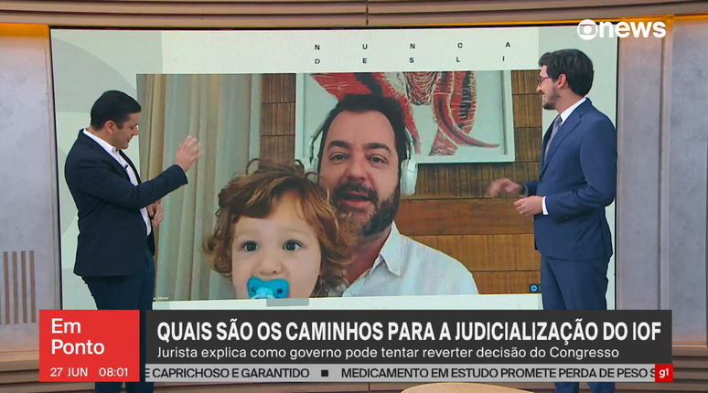 Filho de convidado invade transmiss&atilde;o ao vivo