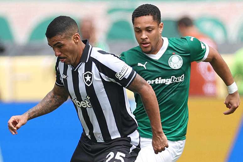 Infantino acompanhou Palmeiras x Botafogo e voltou a elogiar a performance dos 4 clubes brasileiros no Mundial.