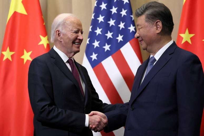 O governo Biden aumentou as tarifas de importa&ccedil;&atilde;o de ve&iacute;culos el&eacute;tricos fabricados na China para 100% em 2024