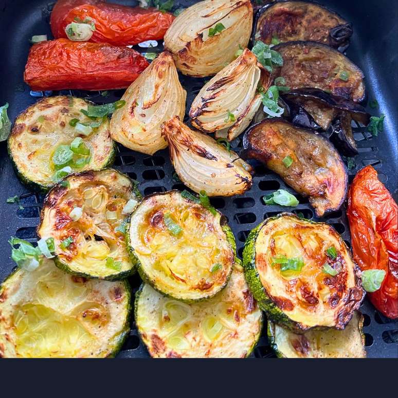 Perfect vegetables in airfryer: cooked, gold, tasty