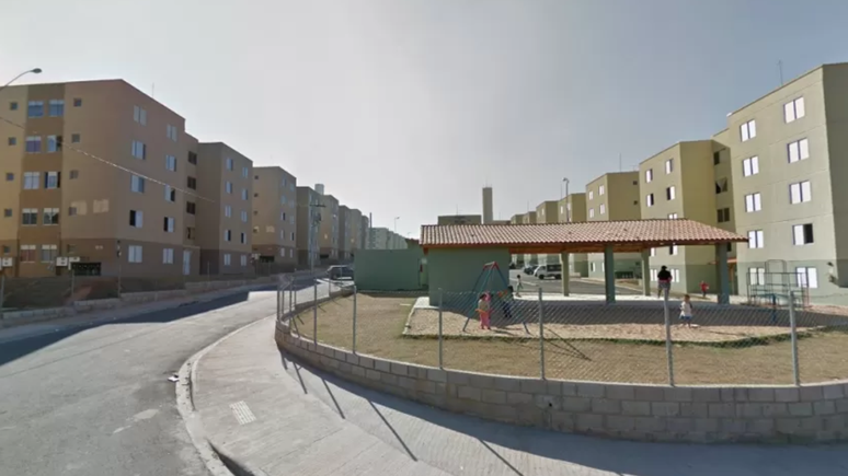 2 -year -old Child dies falling from a window of the building inside SP; Father assumes inattention 2 -year -old Child dies falling from a window of the building inside SP; Father assumes inattention